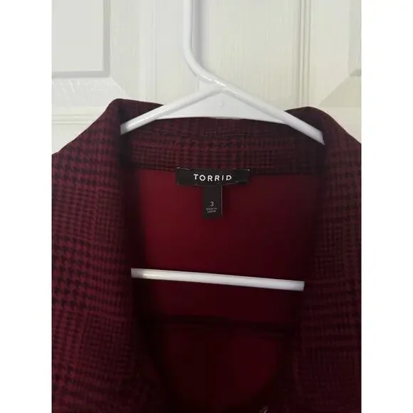 Torrid Red and Black Plaid Ponte Crop Tucker Jacket Sz: 3 (3X) - Picture 3 of 3